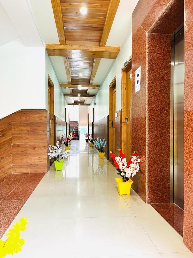 Tata Vista Resort Mall Road Manali - Centrally Heated & Air Cooled Dış mekan fotoğraf