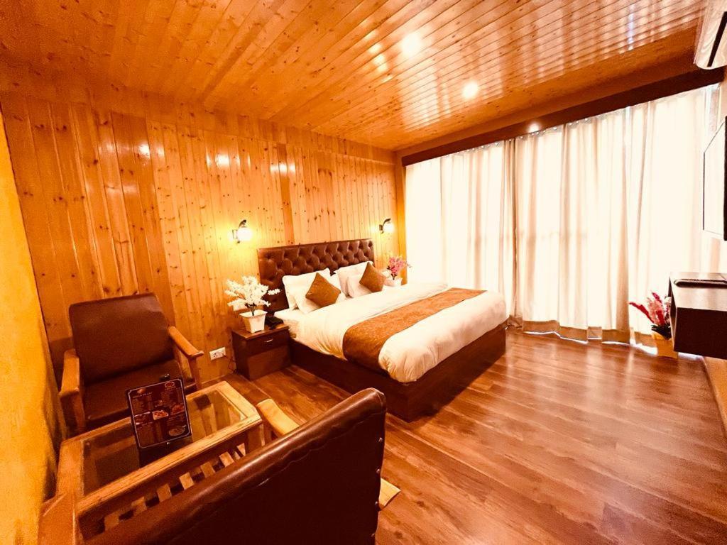 Tata Vista Resort Mall Road Manali - Centrally Heated & Air Cooled Dış mekan fotoğraf